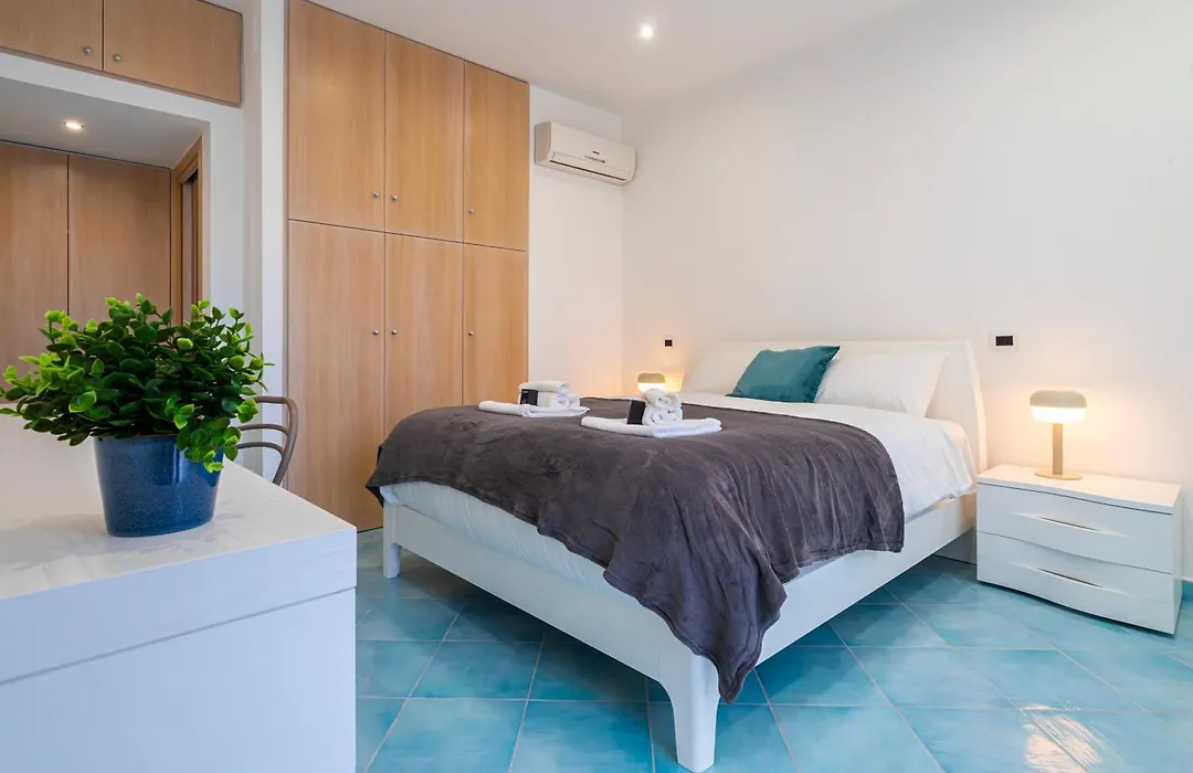 Domus Blu Aurelia-1